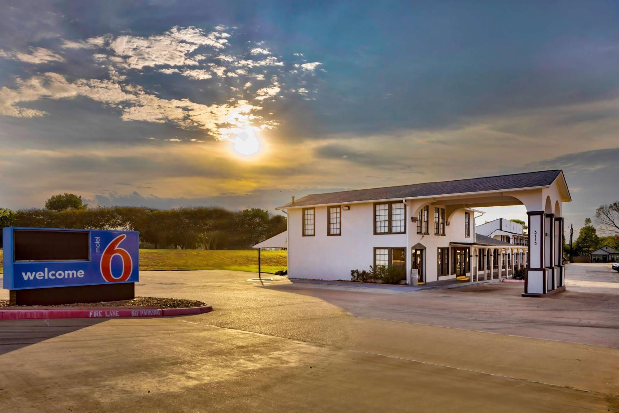 Motel 6-Bryan, Tx - College Station Exteriör bild